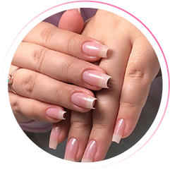 Aplicação de unhas em gel moldado